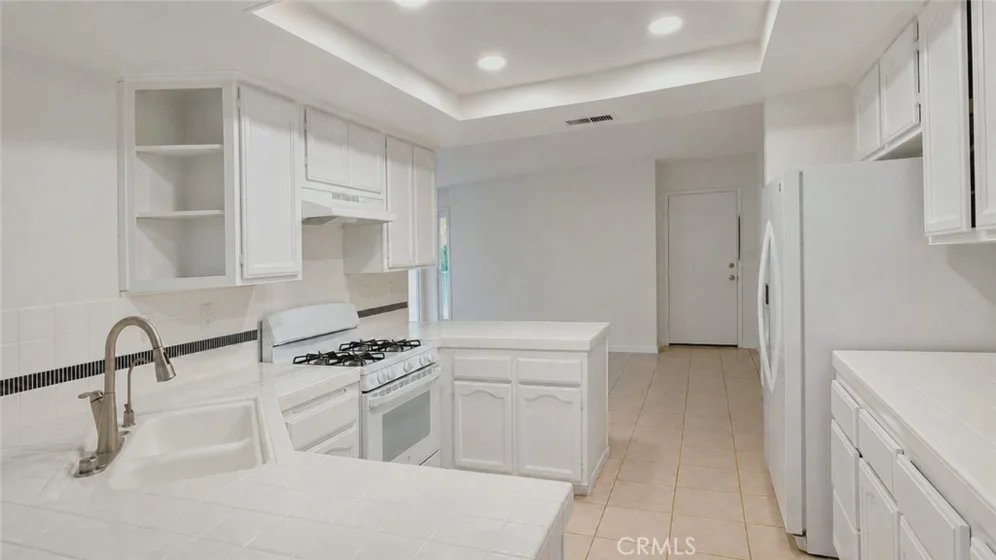 24364 Hilton Way photo 9