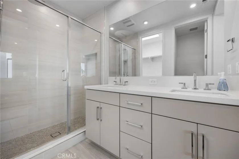 669 S Lyon Street photo 42
