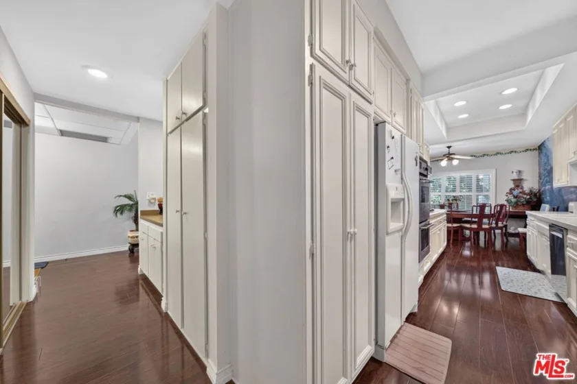 1944 Glendon Avenue #110 photo 7