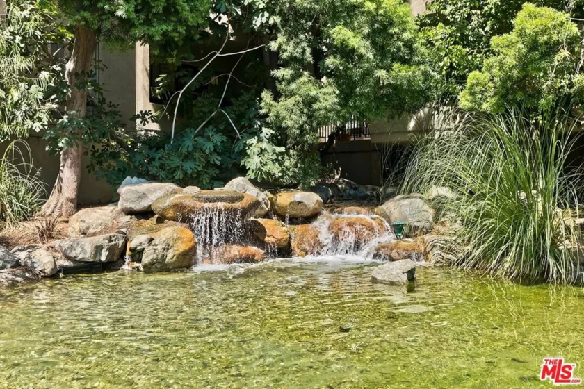 950 N Kings Road #254 photo 5