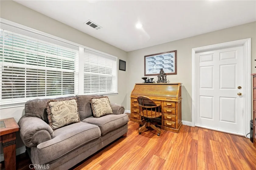 42761 Juniper photo 37