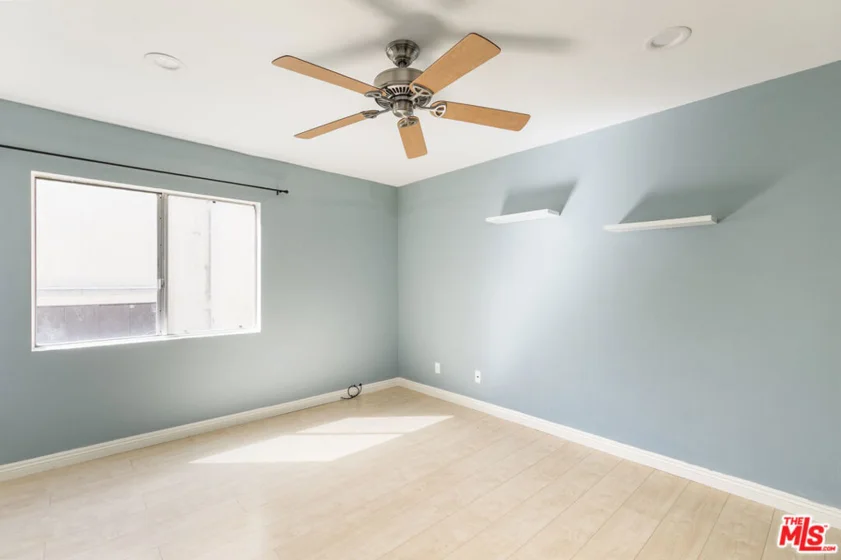 5460 White Oak Avenue #K103 photo 11