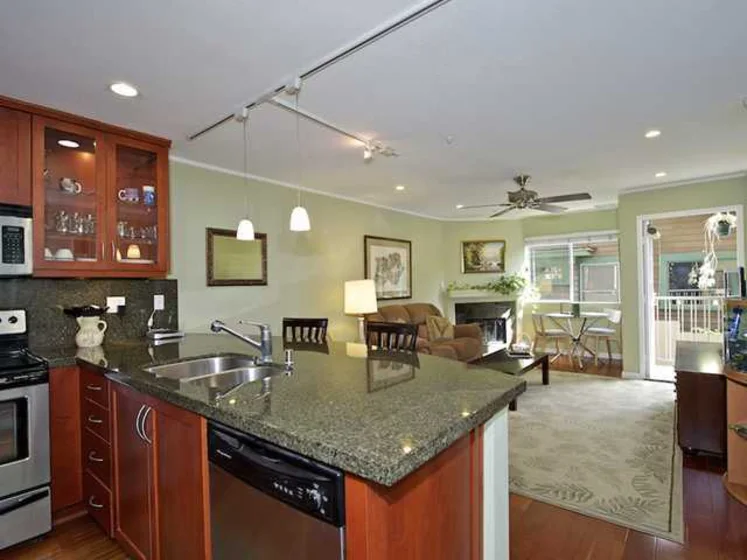 727 Robinson Avenue #E photo 1
