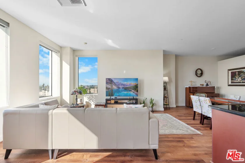 3810 Wilshire Boulevard #712 photo 8