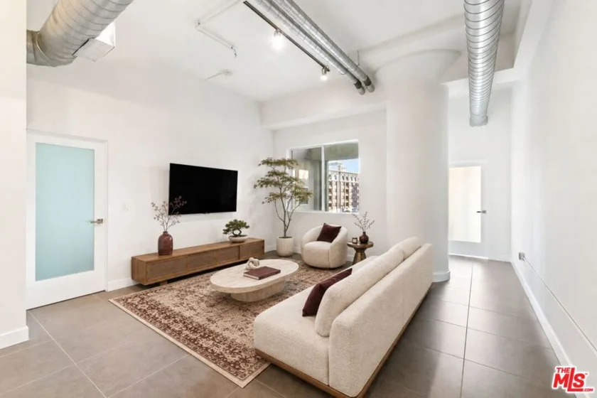 939 S Broadway #308 photo 19