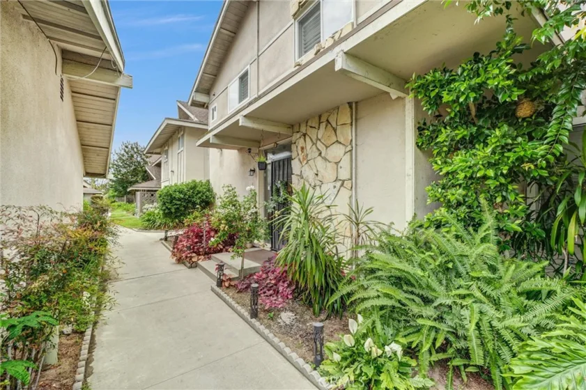 10761 Magnolia Avenue #101 photo 2
