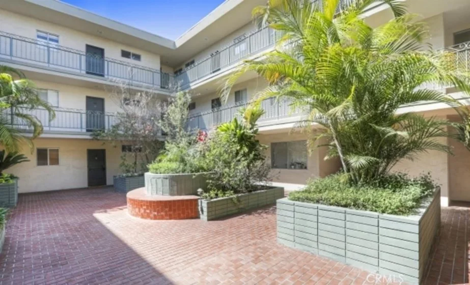 27 Finley photo 6
