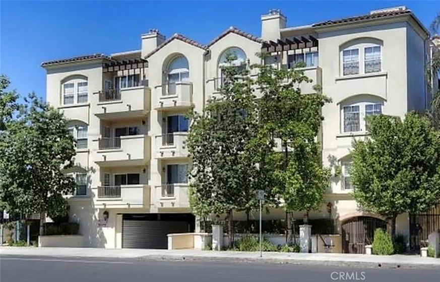 13935 Burbank Boulevard #204 photo 1