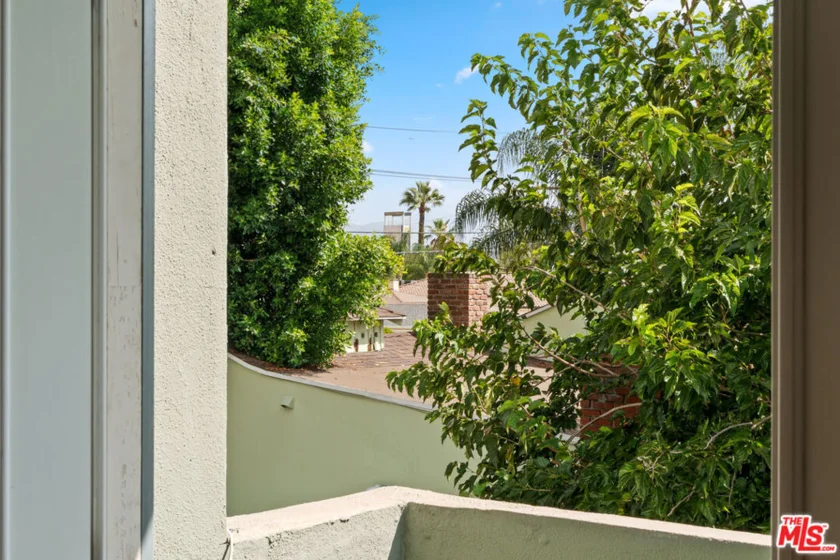 6160 Whitsett Avenue #10 photo 21