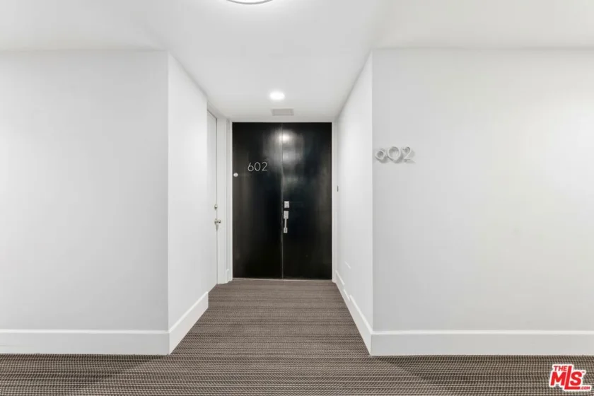 1100 Alta Loma Road #602 photo 6