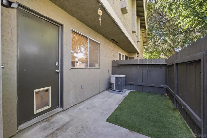 1512 Gustavo Street #B photo 18
