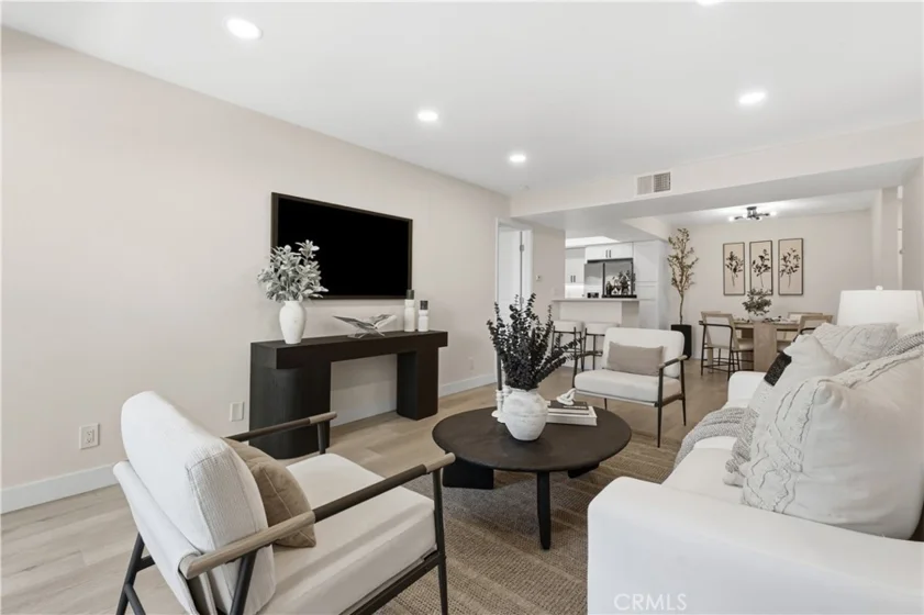 278 N Wilshire #B31 photo 4