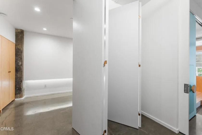 510 S Hewitt Street #107 photo 33