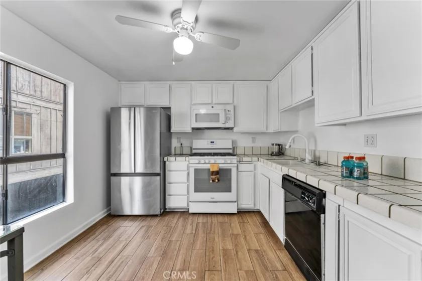 332 N 5th Street photo 5