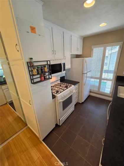 2867 S Fairview #F photo 6