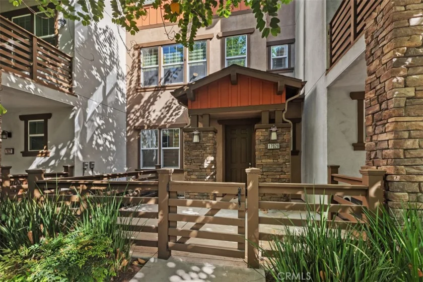 17028 Liberty Way photo 1