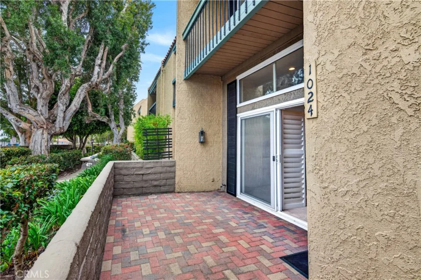 1024 Palo Verde Avenue photo 3
