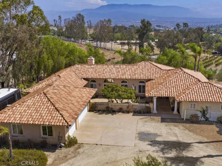 41935 Calle Cabrillo photo