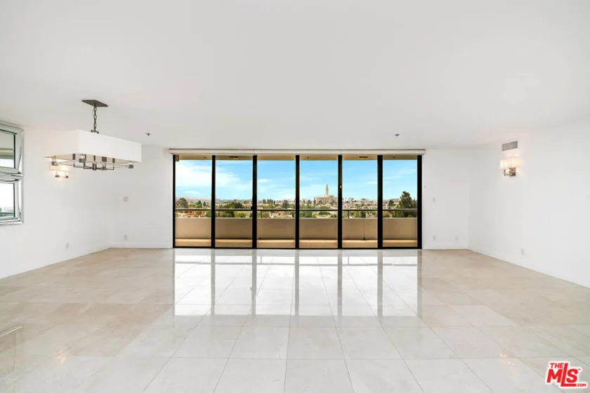 10660 Wilshire Boulevard #701 photo 2