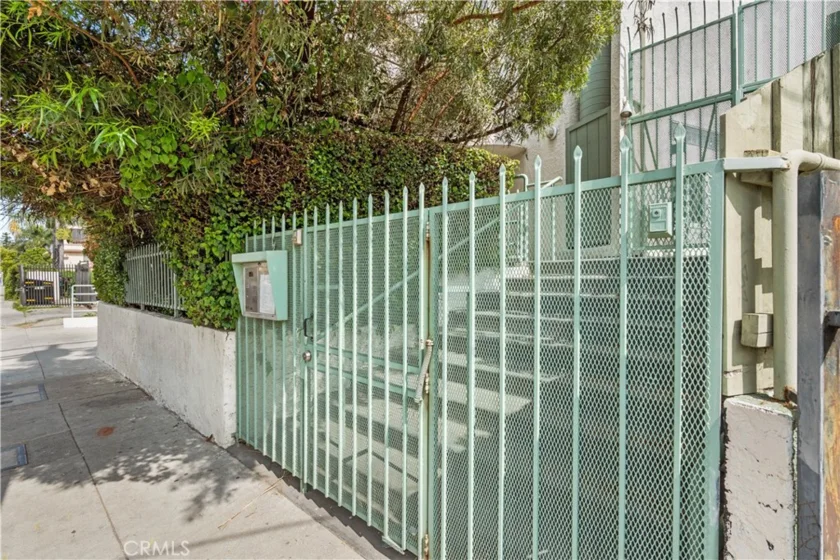 6036 Hazelhurst #c photo 2