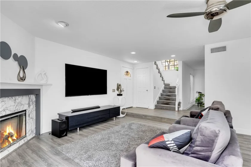 27408 Hyatt Court photo 19