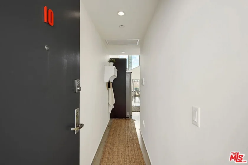 803 Wilcox Avenue #10 photo 2