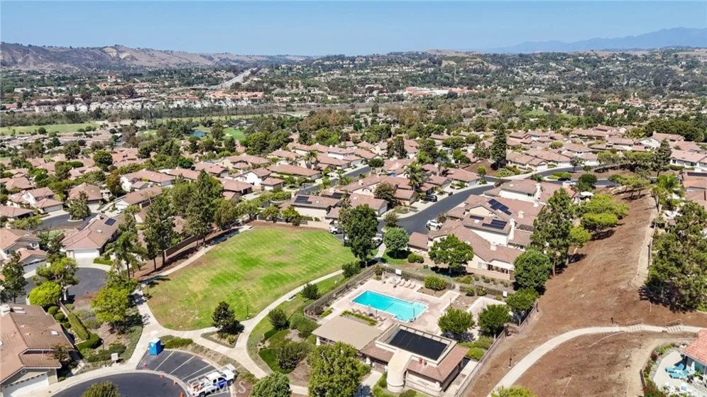 27576 Paseo Castile photo 31