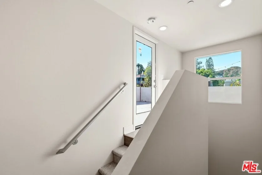 2111 N Cahuenga Boulevard #11 photo 27