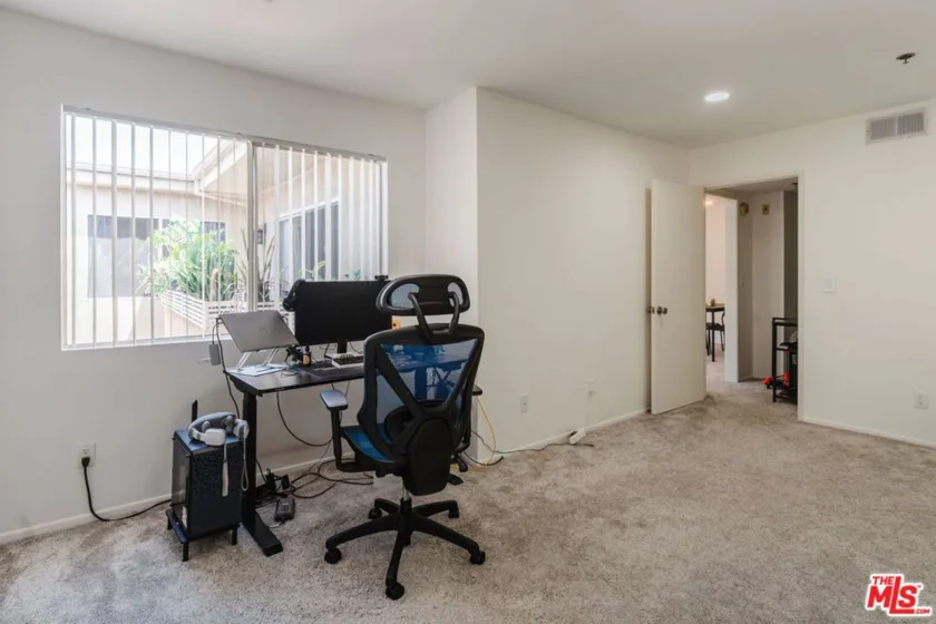 1731 Barry Avenue #214 photo 14