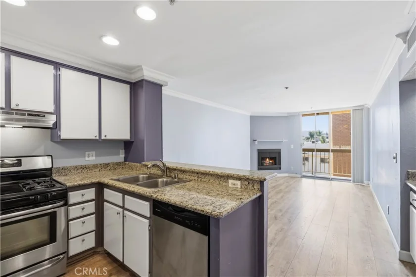 5143 Bakman Avenue #320 photo 2