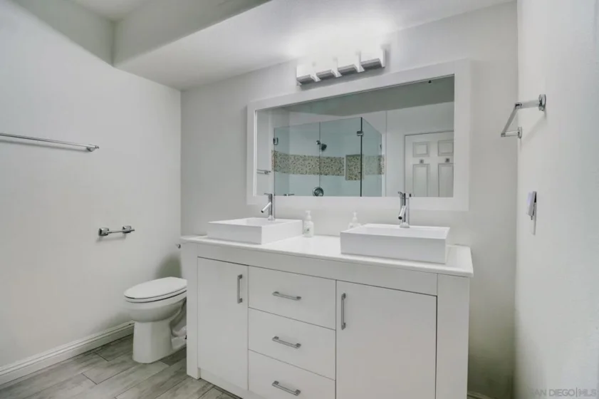 714 Seacoast Drive #104 photo 30