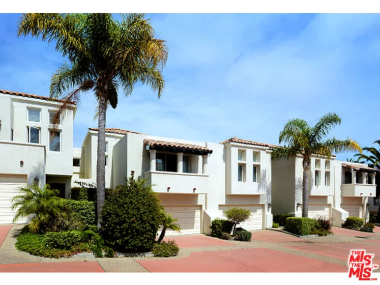 6435 Zumirez Drive #8 photo 1