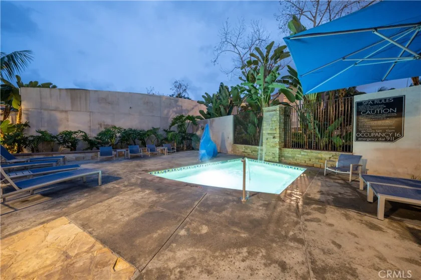 4600 Rivington photo 59