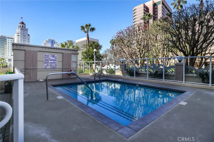 388 E Ocean Boulevard #305 photo 40