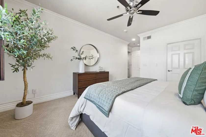 850 N Croft Avenue #202 photo 11