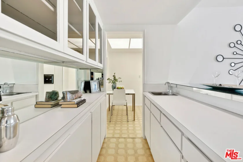 1221 N Kings Road #305 photo 13