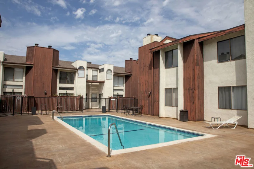 6323 Reseda Boulevard #44 photo 19