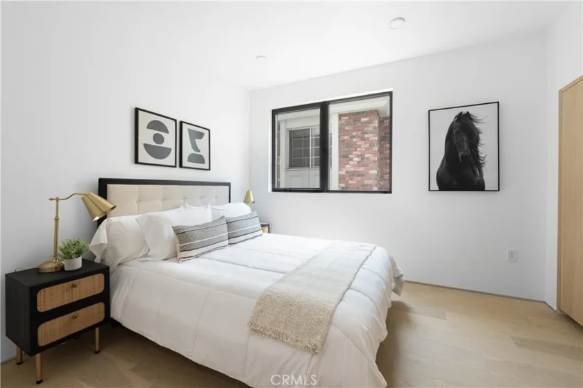 1361 Kelton Avenue #403 photo 5