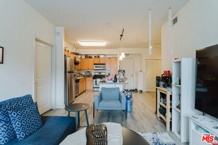100 S Alameda Street #204 photo 23