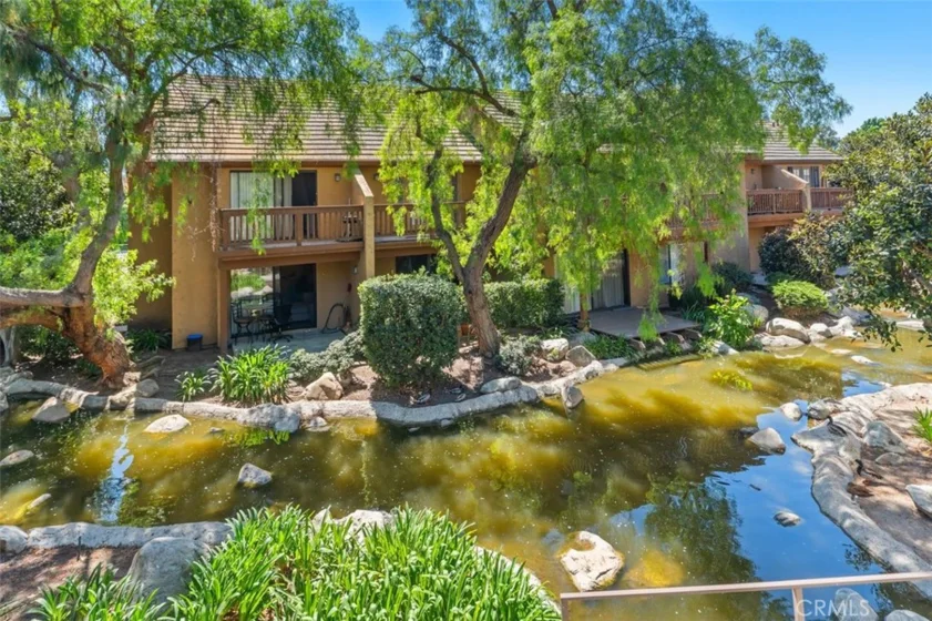 89 Lemon Grove photo 3