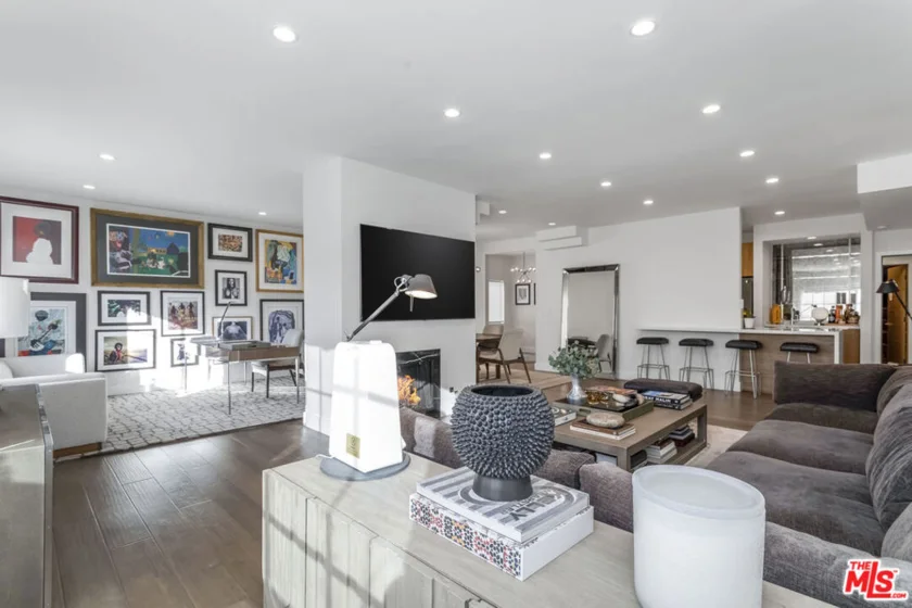 5240 Zelzah Avenue #101 photo 1