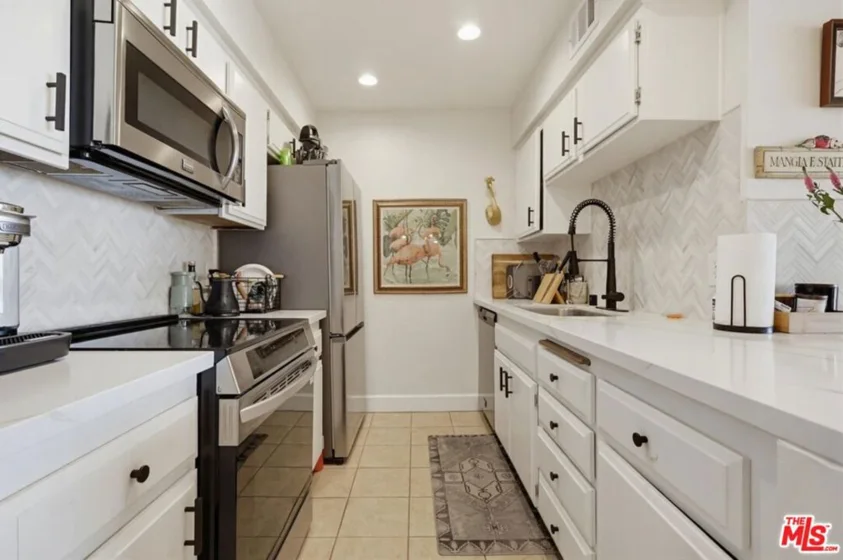 1140 E Ocean Boulevard #220 photo 6