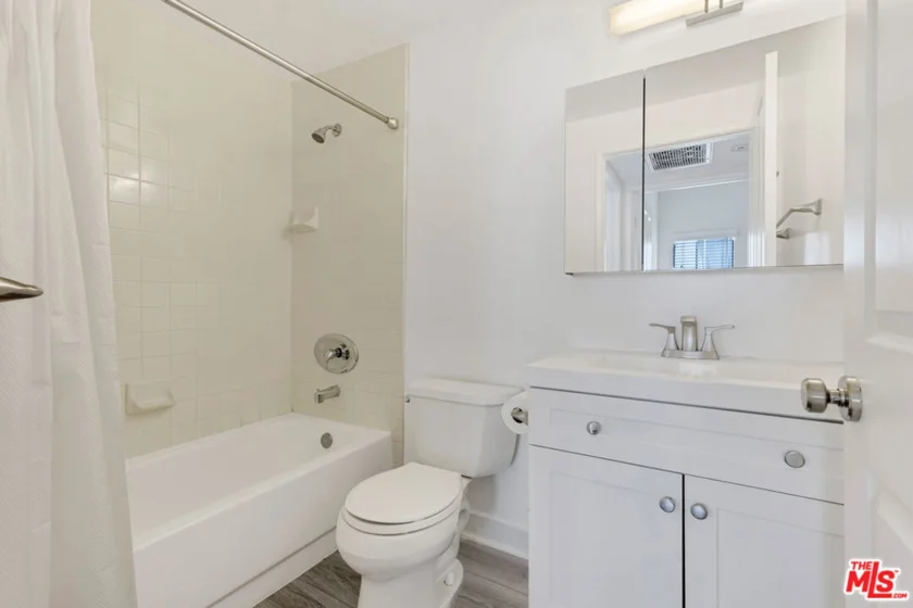 2550 S Centinela Avenue #106 photo 26