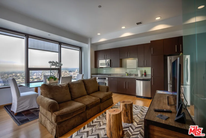1100 Wilshire #2412 photo 1