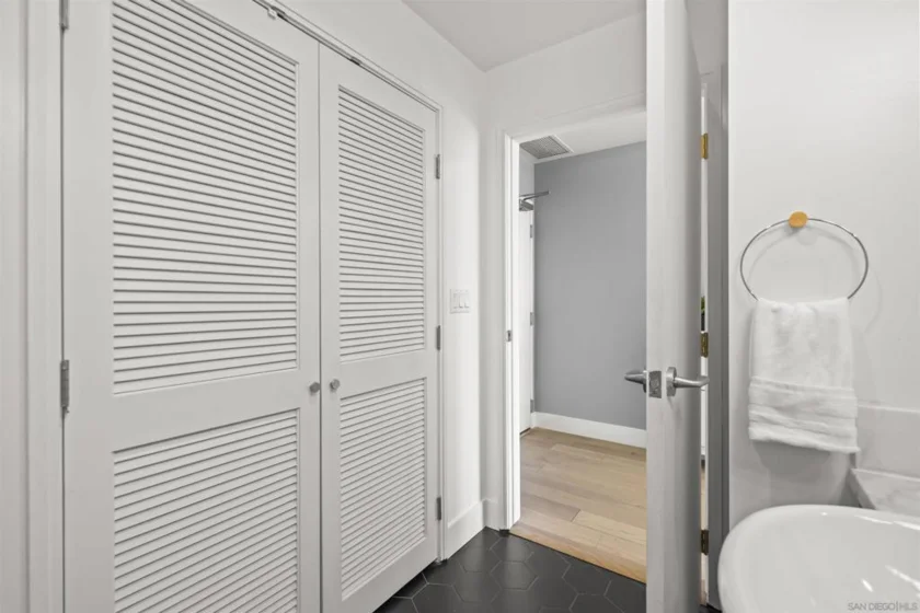 575 6th Avenue #804 photo 17