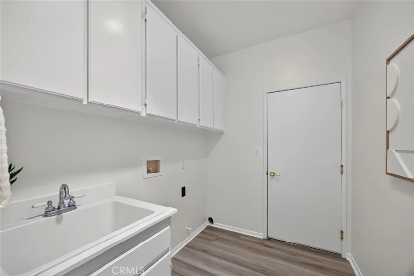 40221 Colony photo 22