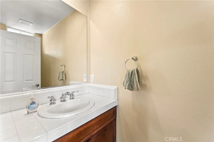 1123 Abelia photo 7