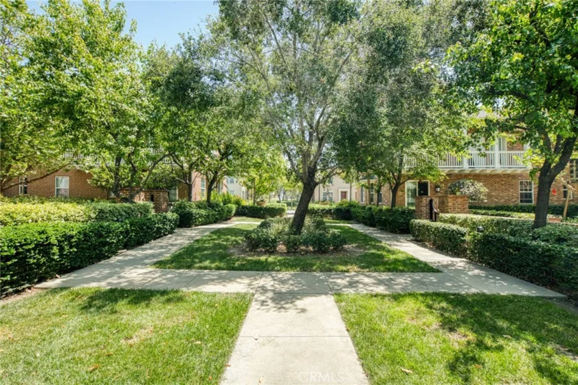 15247 Cambridge Street photo 2