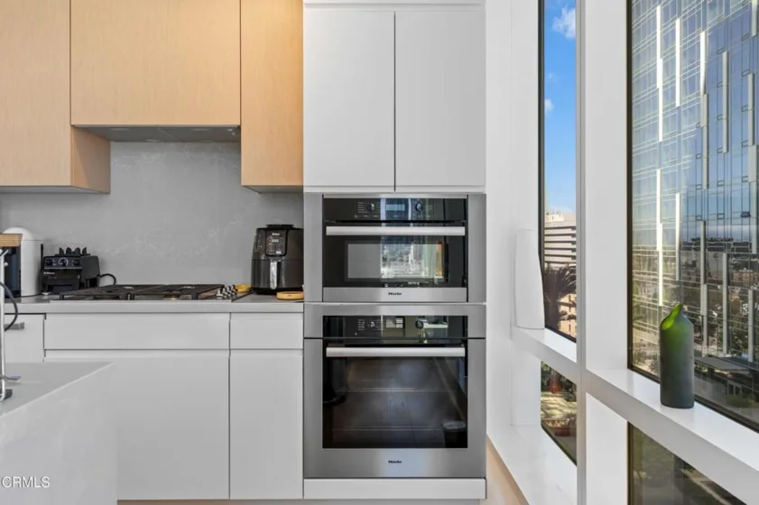 877 Francisco Street #1506 photo 3