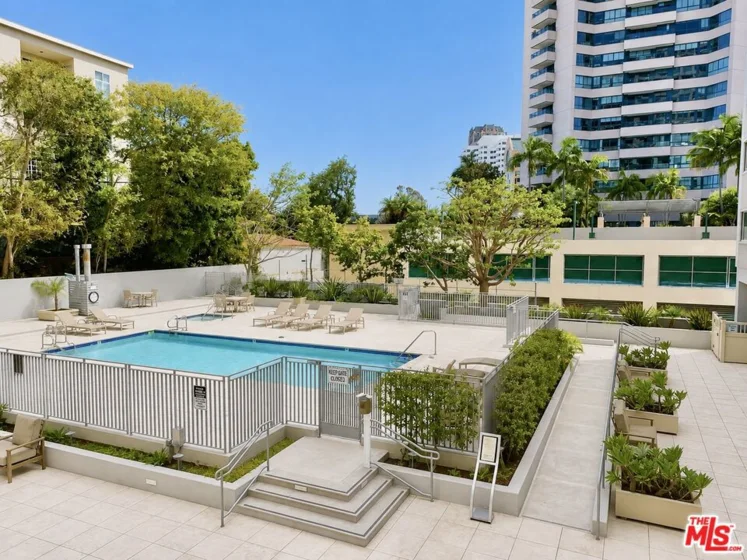 10450 Wilshire Boulevard #10J photo 37